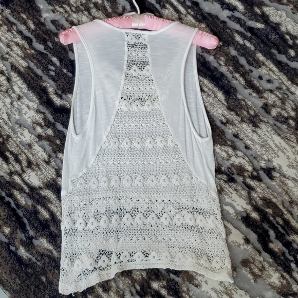 (3/$15) Ecru Sleeveless Top - size S - Picture 3 of 7